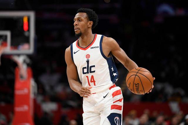 史密斯30分江苏不敌山东10连败 克里斯25+21